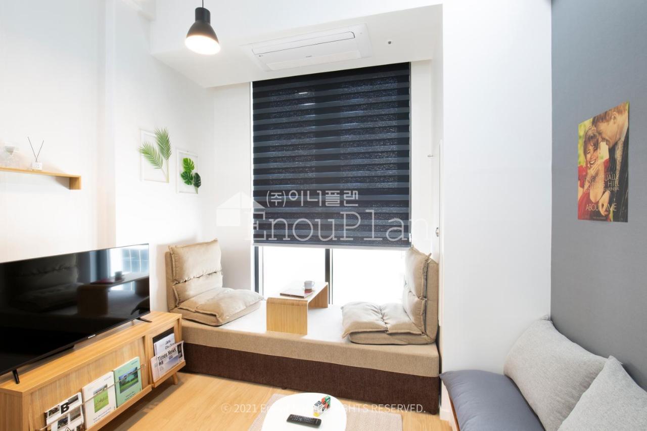 Busan Studio 202 Hotel Bagian luar foto